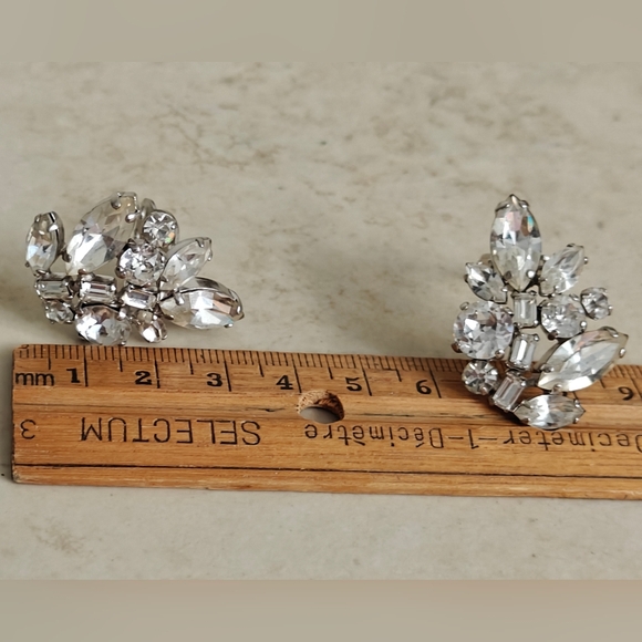 Stunning Clear Crystals Earrings Unsigned Sherman - Picture 8 of 15